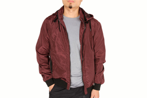 Chaqueta con capucha para hombre en stock