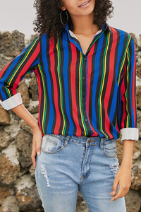 Camisa de mujer moderna a rayas multicolores